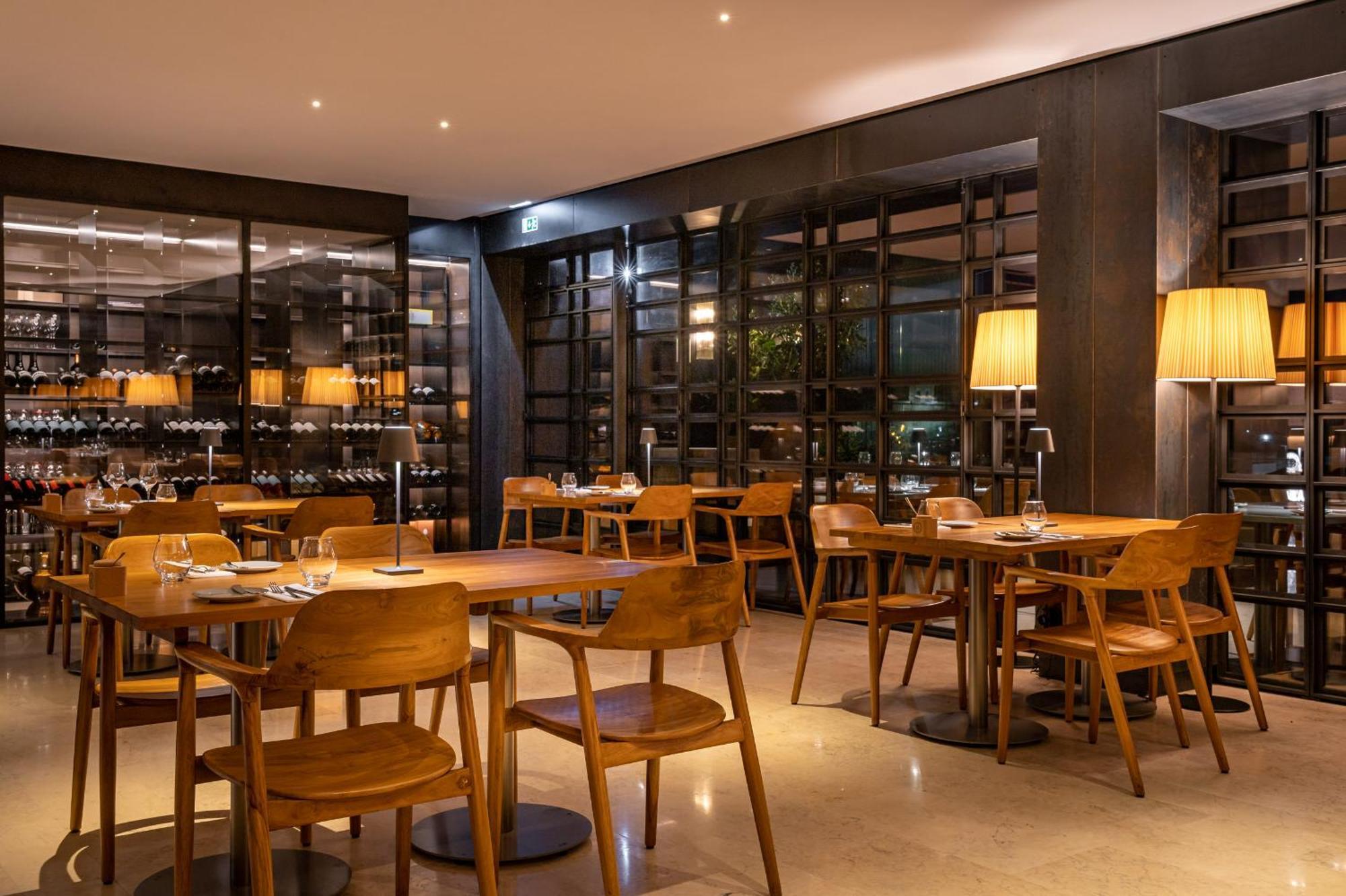 Готель 3Hb Фару Екстер'єр фото Restaurant